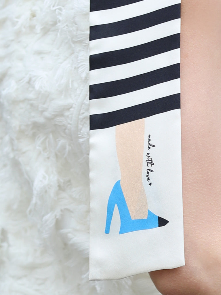 〔 T Y N V I E 〕Exclusive Stripe Illustrated Blue Heel Twilly Silk Scarf