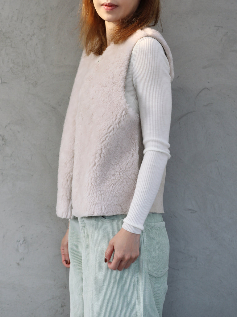 Soft White Shearling-Finish Pure Merino Wool Furry Gilet