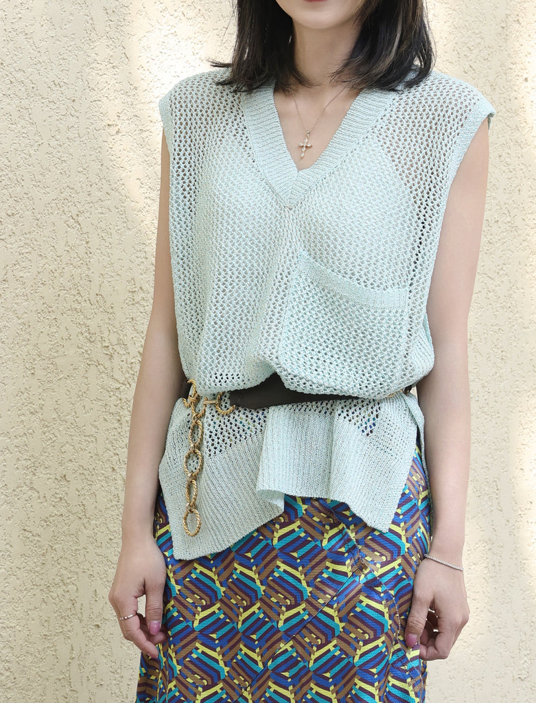 Green V-neck Pocket Detail Side Slits Layering Tank