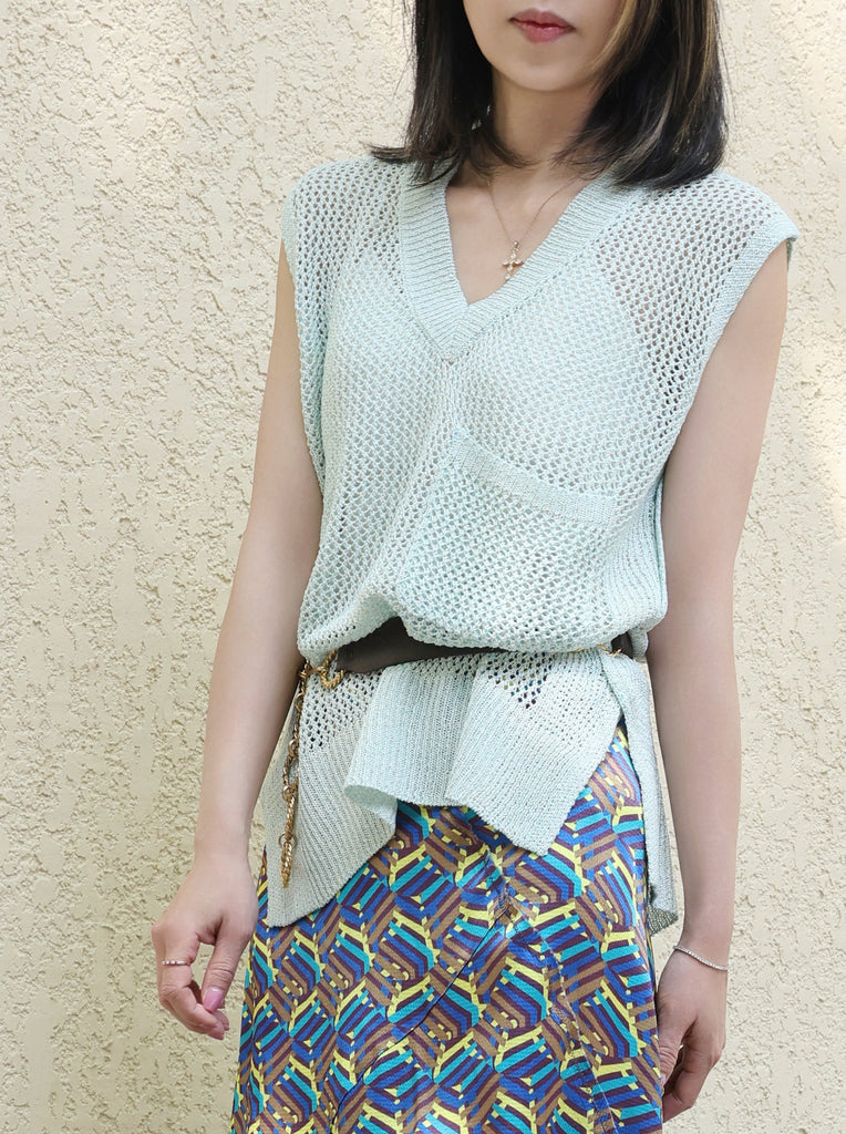 Green V-neck Pocket Detail Side Slits Layering Tank