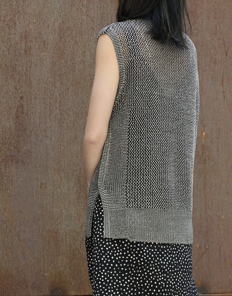 Black V-neck Pocket Detail Side Slits Layering Tank