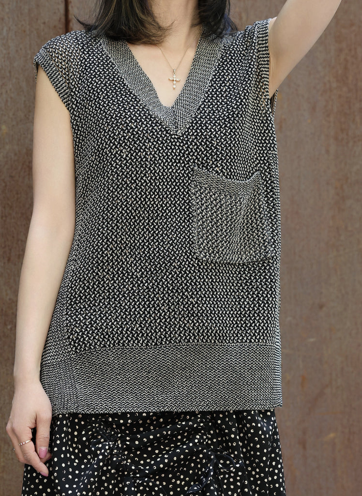 Black V-neck Pocket Detail Side Slits Layering Tank