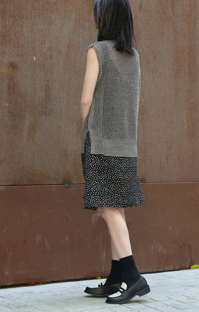 Black V-neck Pocket Detail Side Slits Layering Tank