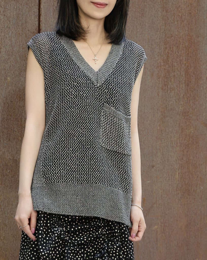 Black V-neck Pocket Detail Side Slits Layering Tank