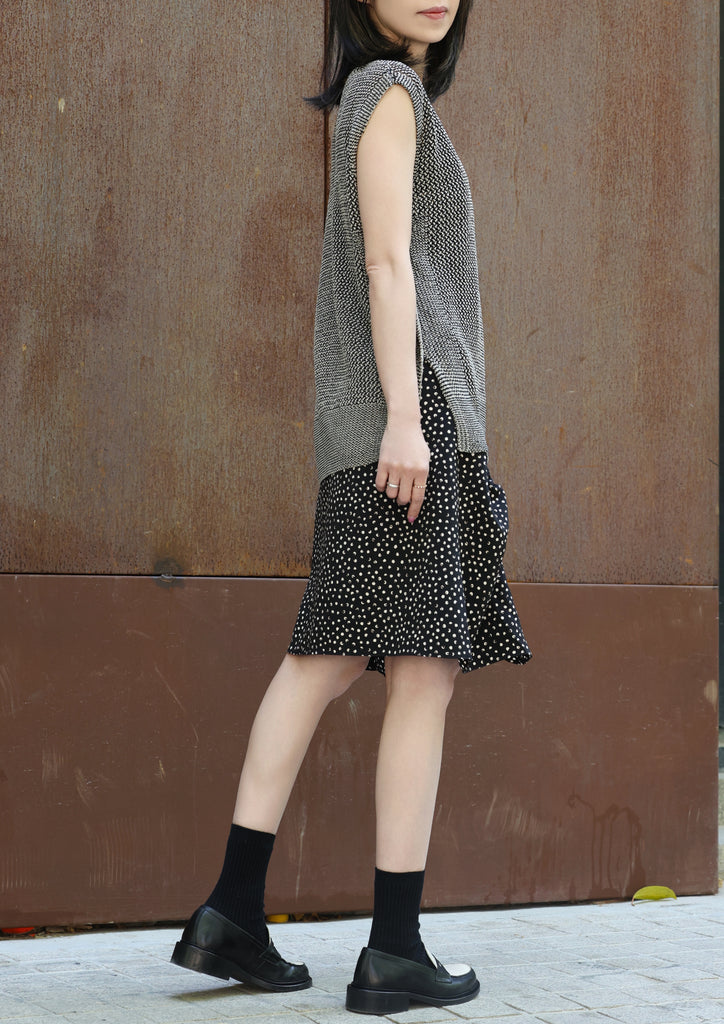 Black V-neck Pocket Detail Side Slits Layering Tank