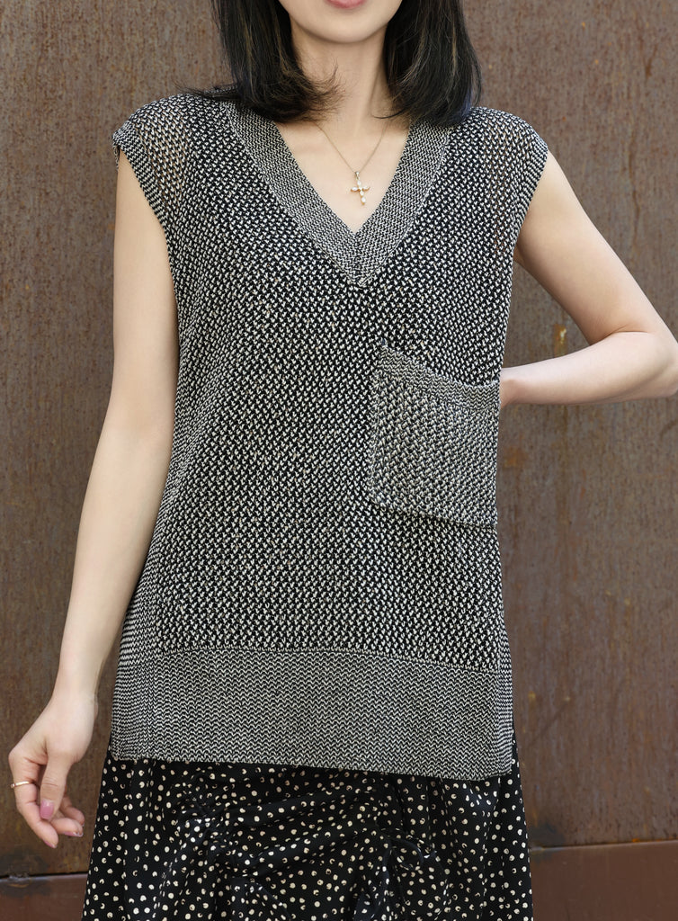 Black V-neck Pocket Detail Side Slits Layering Tank