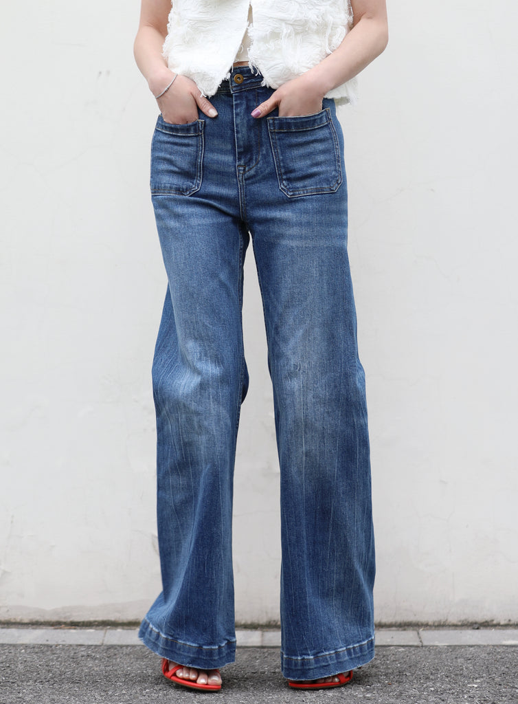Washed Blue Front Pocket Detail Leg-Lengthening Jeans