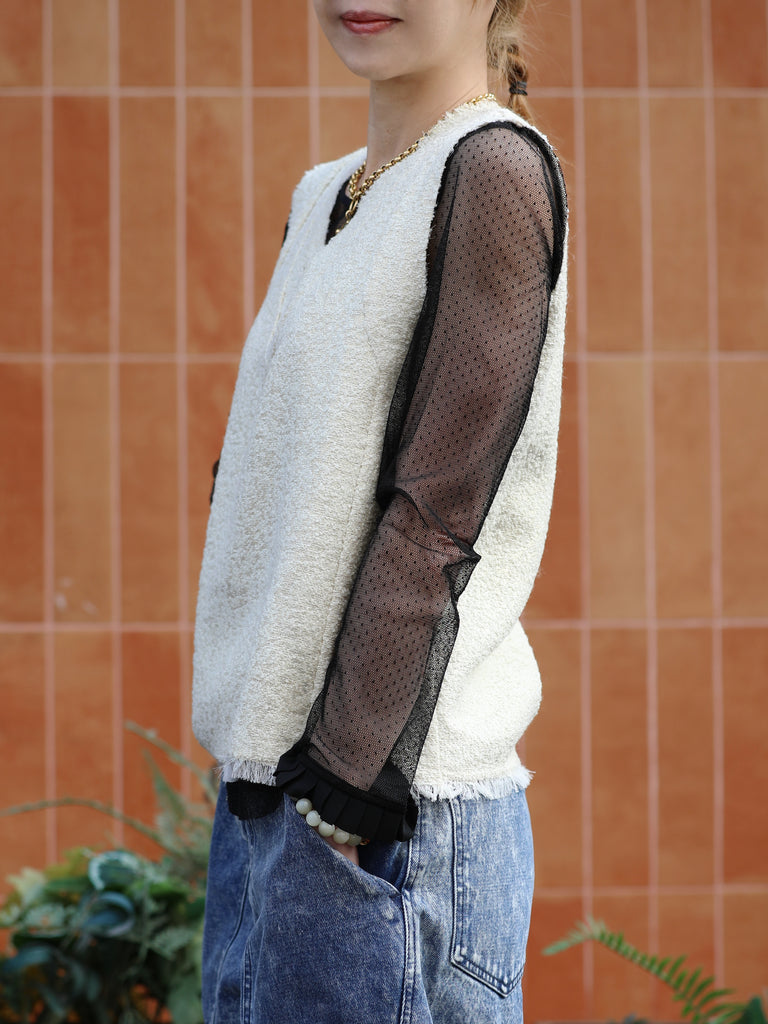Final Sale! Textured Gold Lurex V-neck Sleeveless Tweed Top