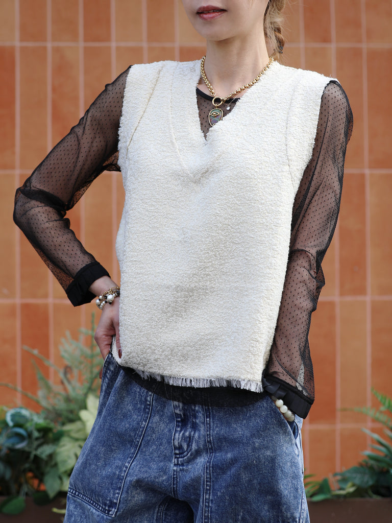 Final Sale! Textured Gold Lurex V-neck Sleeveless Tweed Top