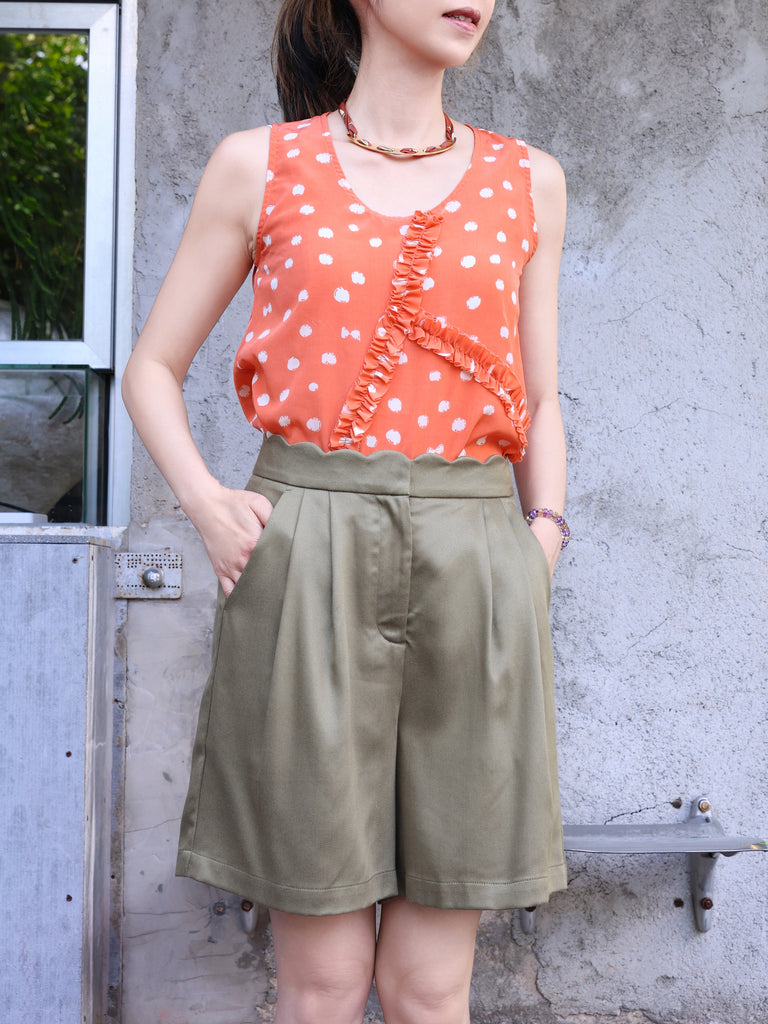 Army Green Scalloped Waist Pleated A-Line Shorts