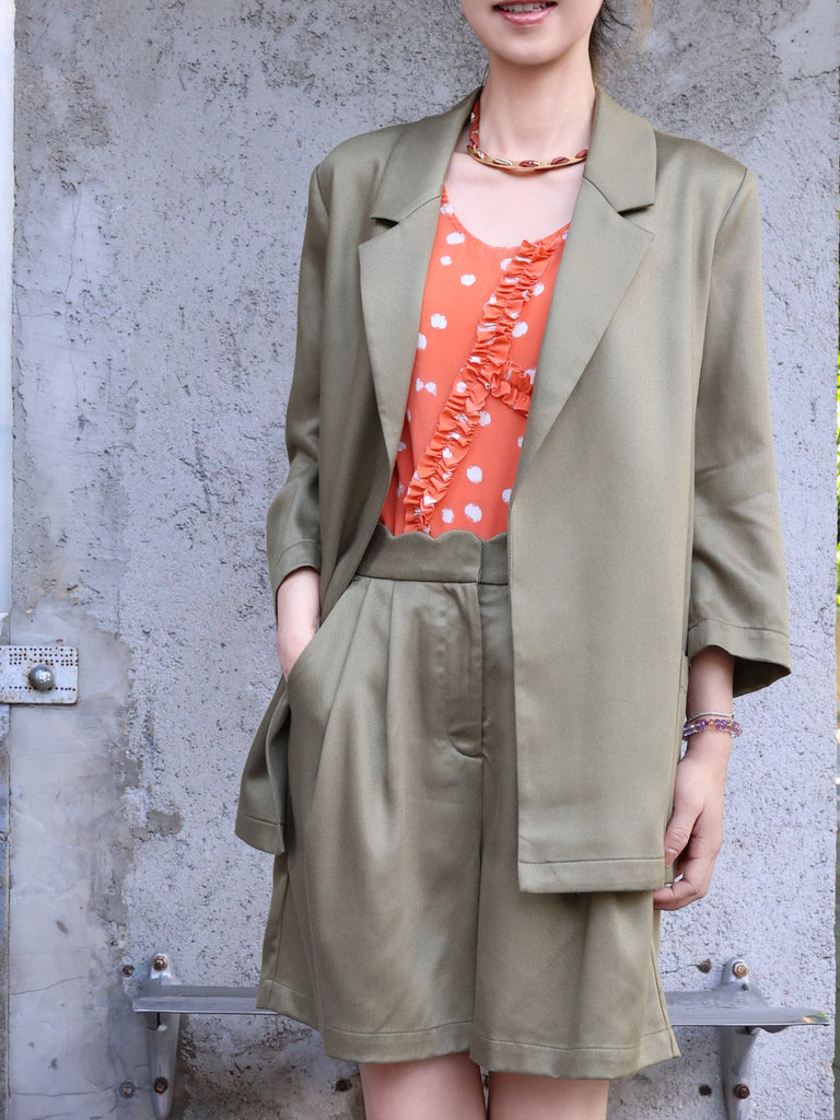 Army Green Scalloped Waist Pleated A-Line Shorts