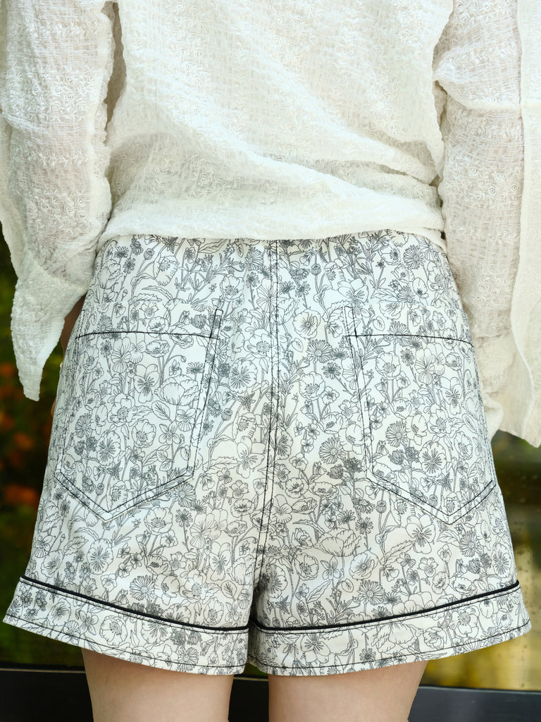 Sketch Floral Print Piped Pocket A-lined Shorts