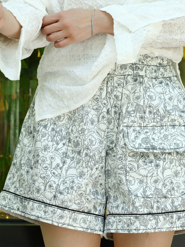 Sketch Floral Print Piped Pocket A-lined Shorts
