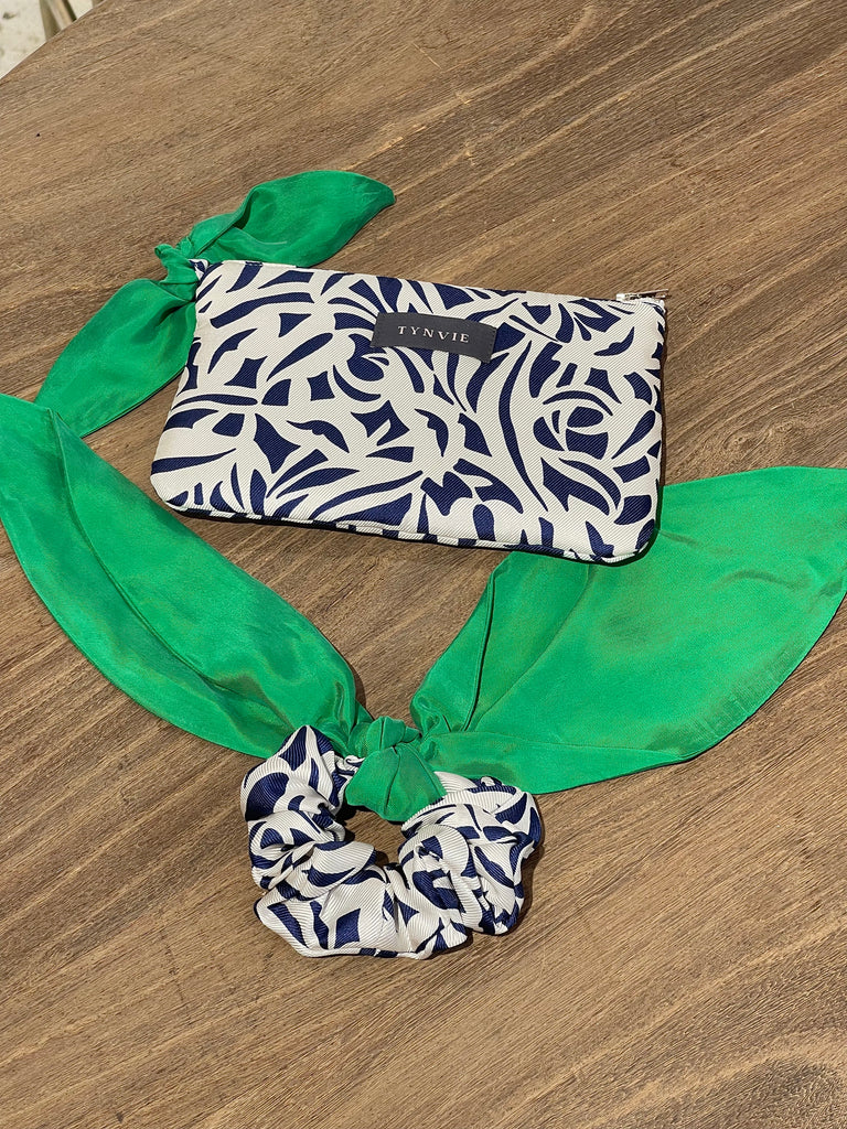 Contrast Bow Detail Curve Pouch & Scrunchie Duo