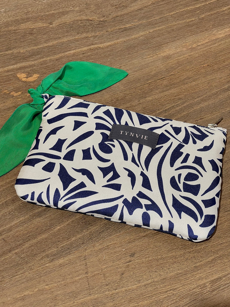 Contrast Bow Detail Curve Pouch & Scrunchie Duo