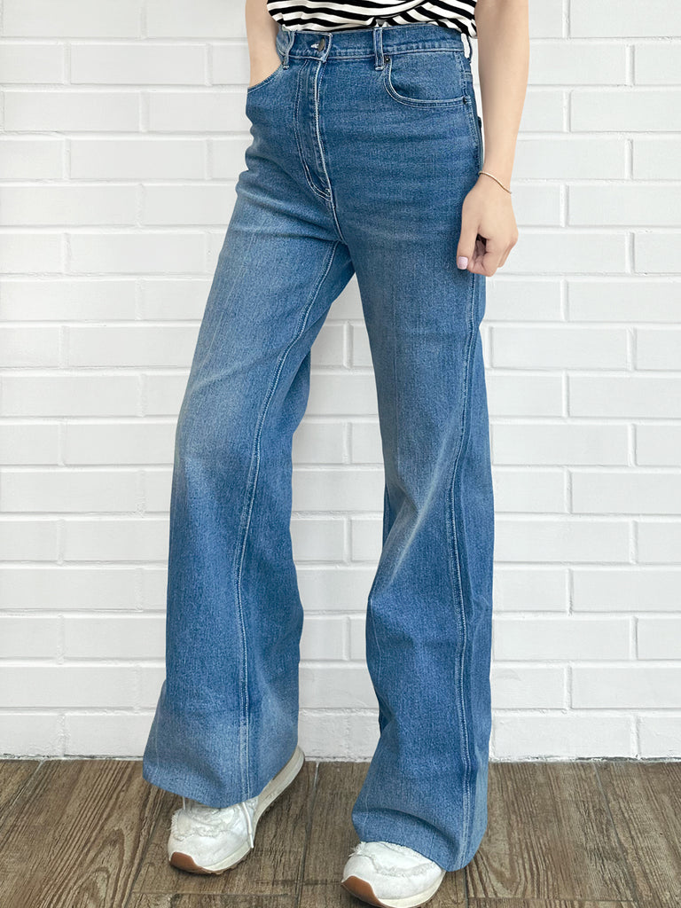 復古藍色中水洗喇叭形標誌刺繡牛仔褲