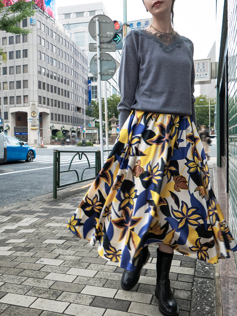 灰色不對稱蕾絲領蝙蝠翼馬海毛美利奴混紡毛衣