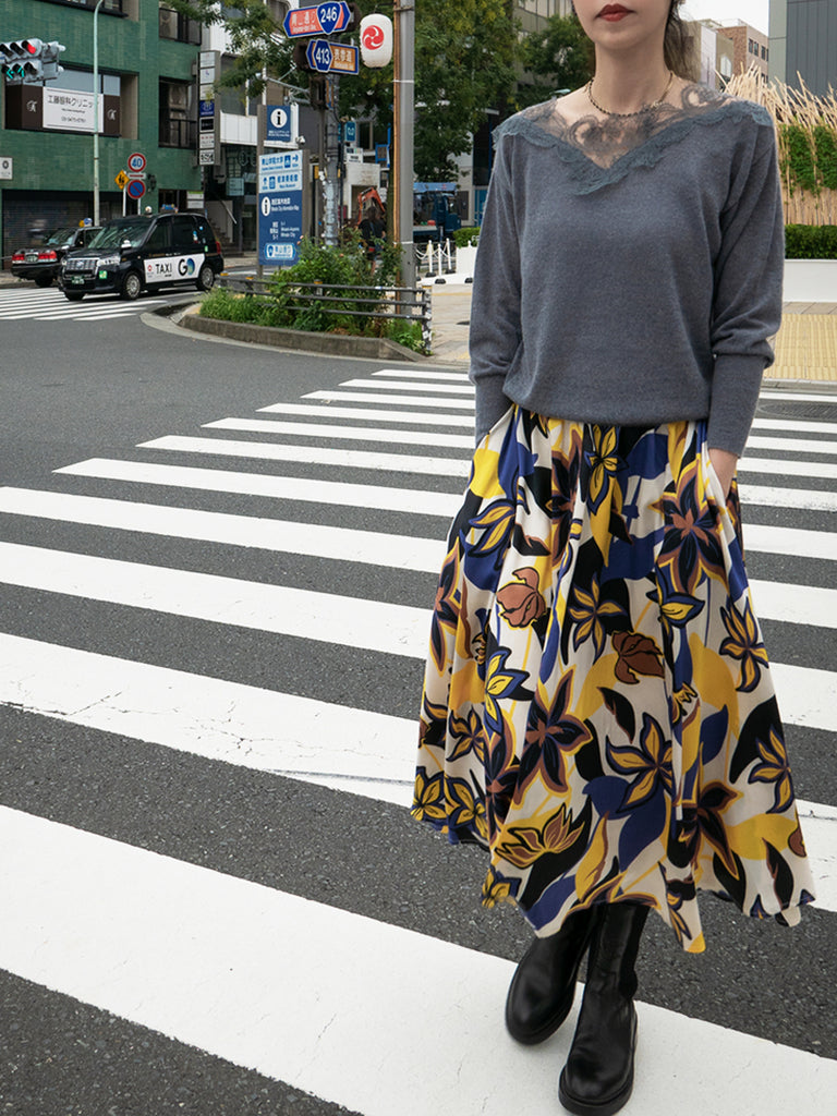 灰色不對稱蕾絲領蝙蝠翼馬海毛美利奴混紡毛衣