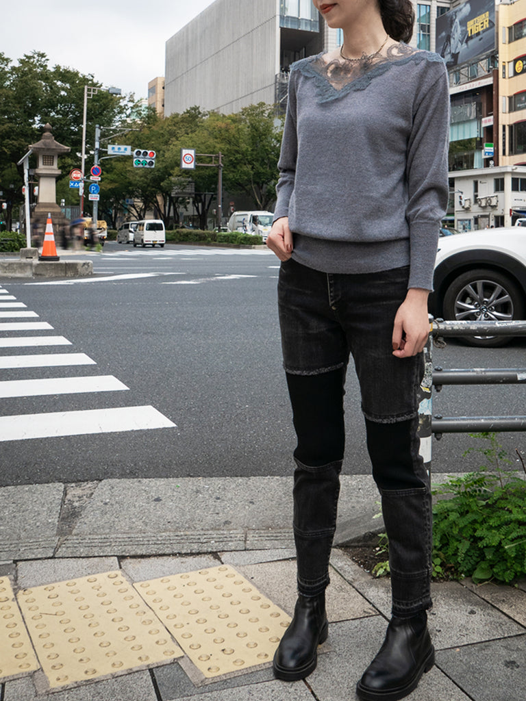 灰色不對稱蕾絲領蝙蝠翼馬海毛美利奴混紡毛衣