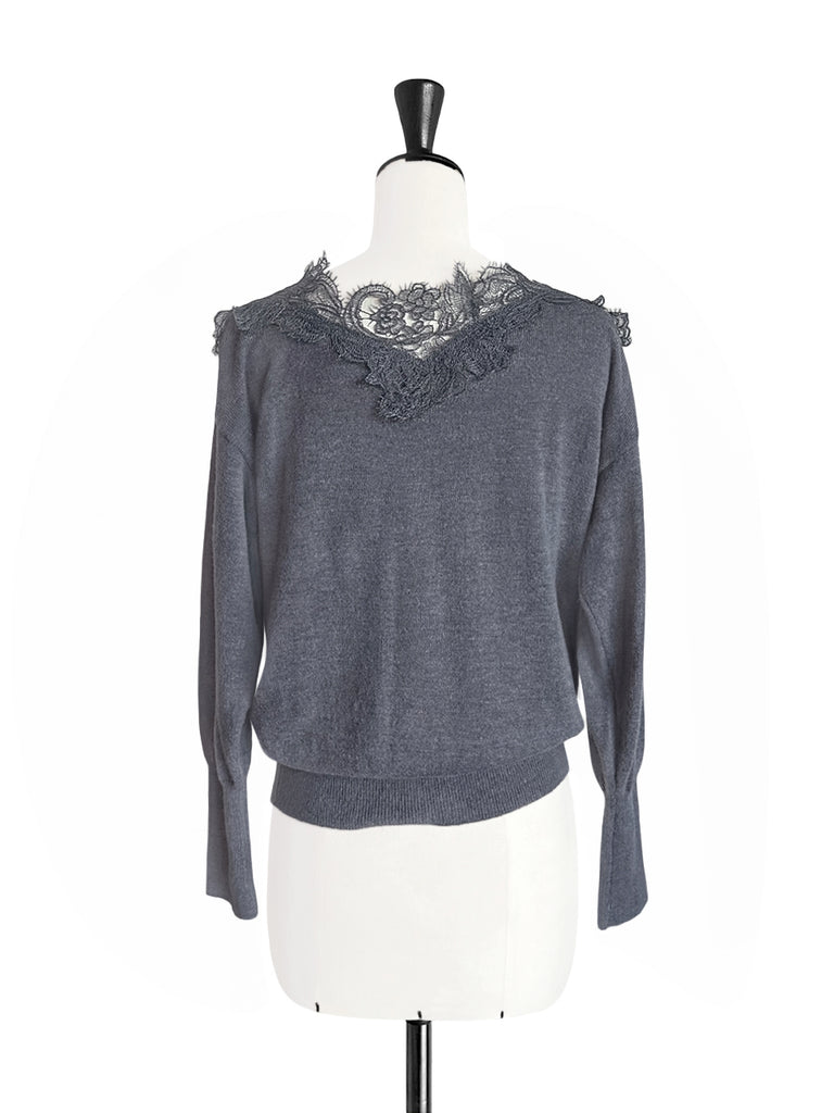 灰色不對稱蕾絲領蝙蝠翼馬海毛美利奴混紡毛衣