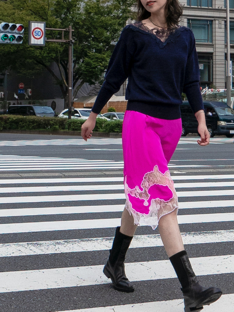 海軍藍不對稱蕾絲領蝙蝠翼馬海毛美利奴混紡毛衣