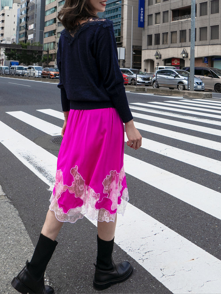 海軍藍不對稱蕾絲領蝙蝠翼馬海毛美利奴混紡毛衣