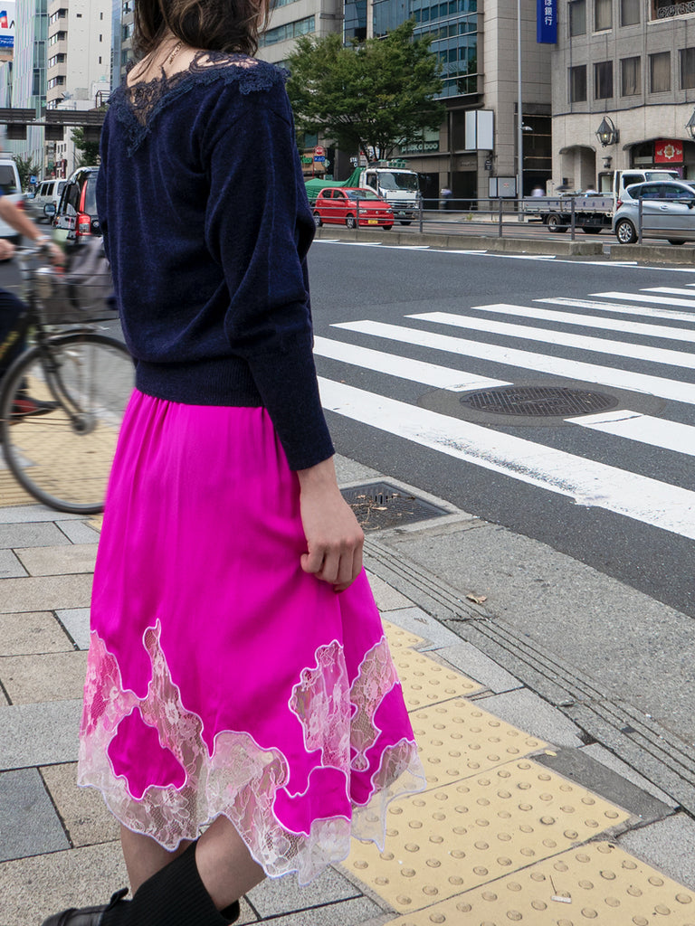 海軍藍不對稱蕾絲領蝙蝠翼馬海毛美利奴混紡毛衣