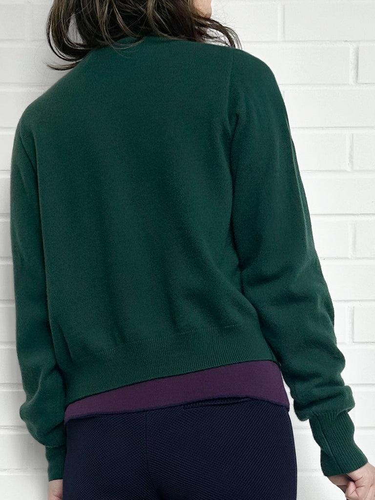 森林綠色荷葉邊領寬鬆 V 領羊毛羊絨開襟衫