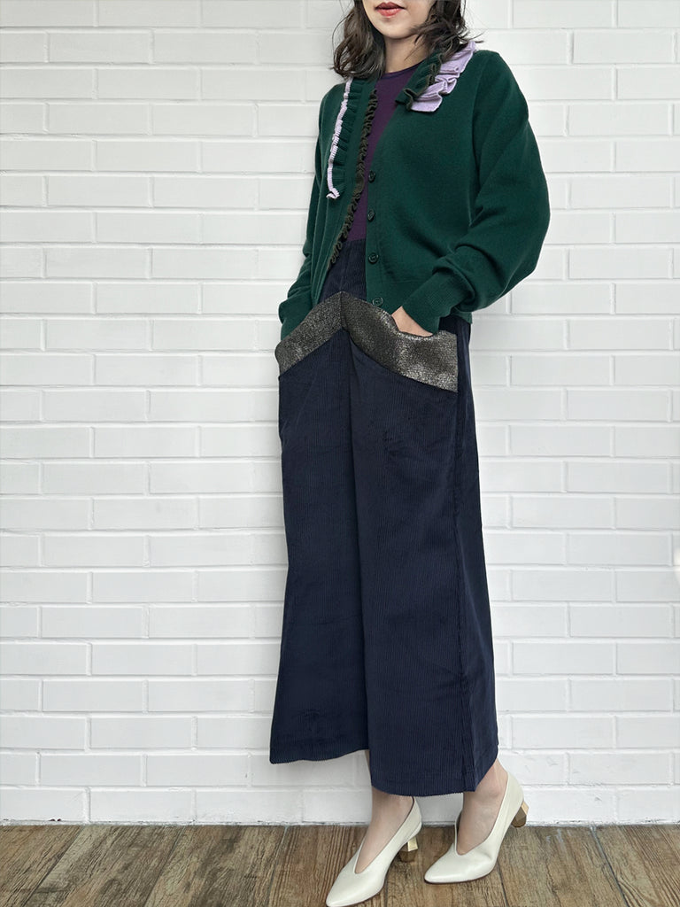 森林綠色荷葉邊領寬鬆 V 領羊毛羊絨開襟衫