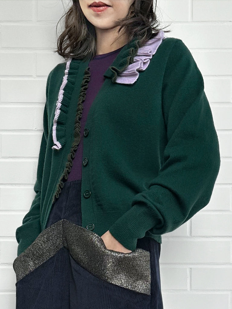 森林綠色荷葉邊領寬鬆 V 領羊毛羊絨開襟衫