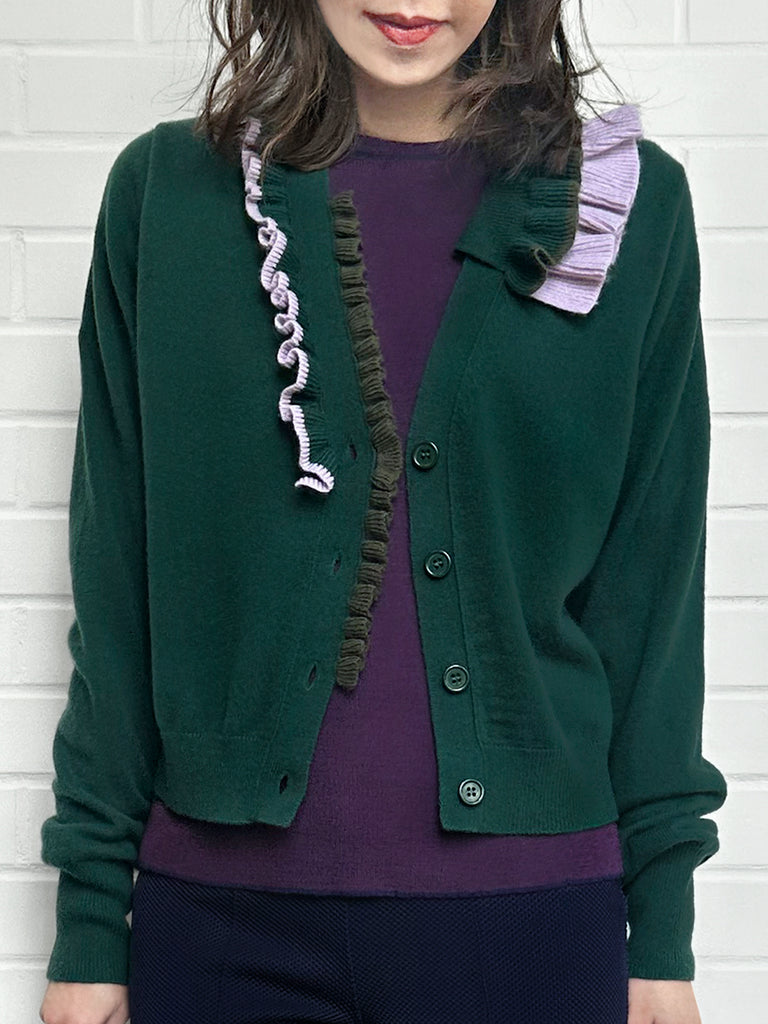 森林綠色荷葉邊領寬鬆 V 領羊毛羊絨開襟衫