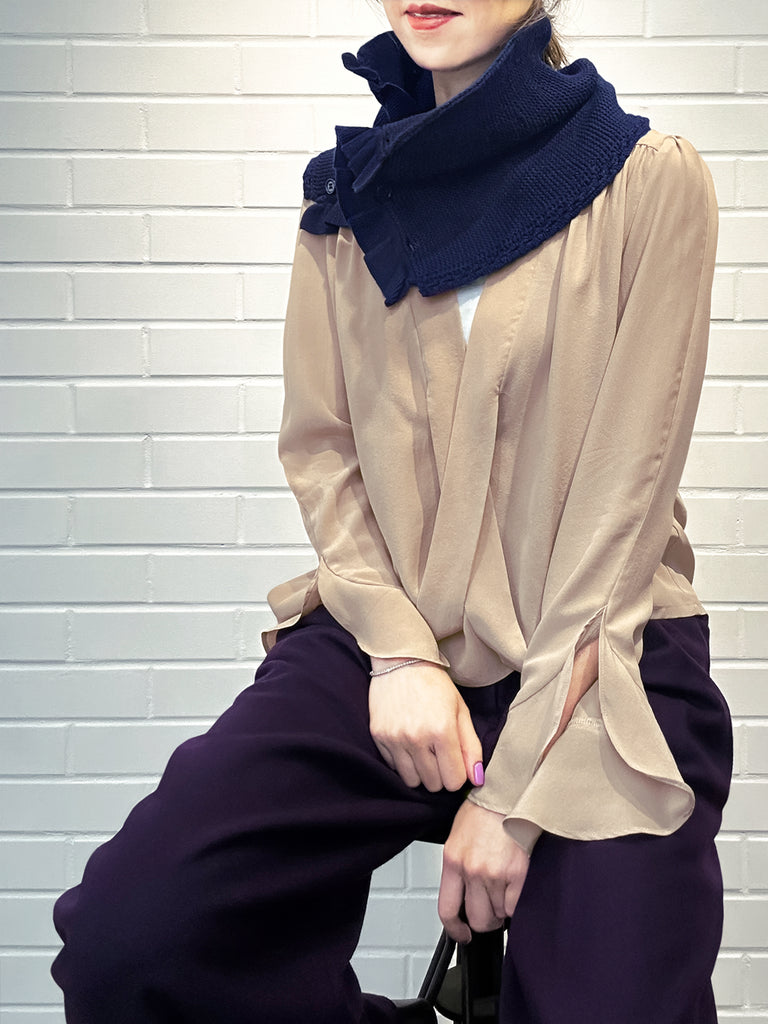 特別的!海軍藍鉤編邊飾荷葉邊 A 型內襯圍脖