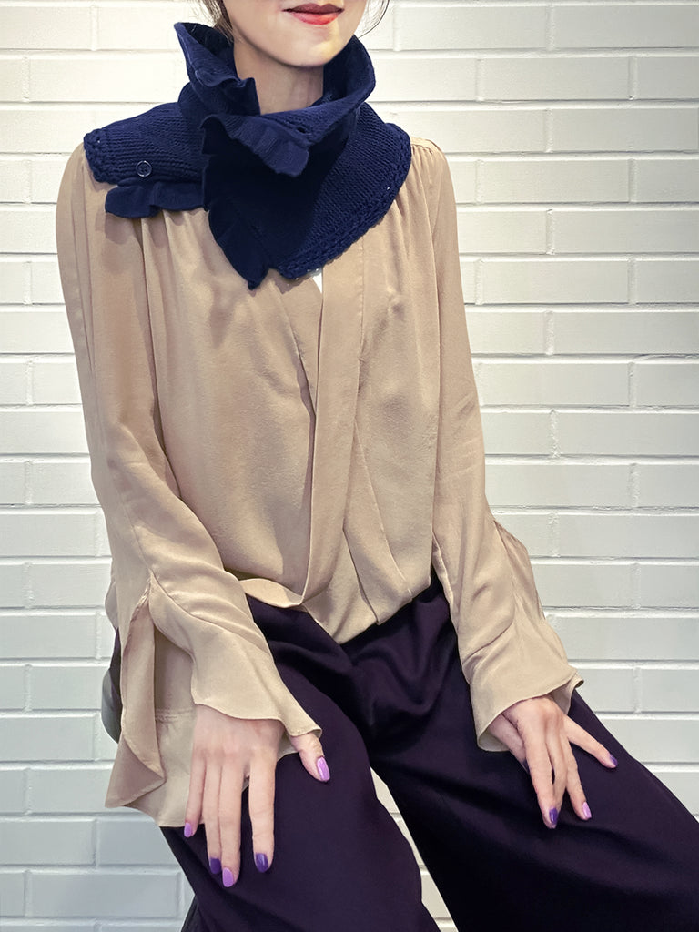 特別的!海軍藍鉤編邊飾荷葉邊 A 型內襯圍脖