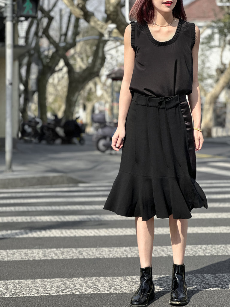 黑色褶襉細節緞布貼片及膝半身裙