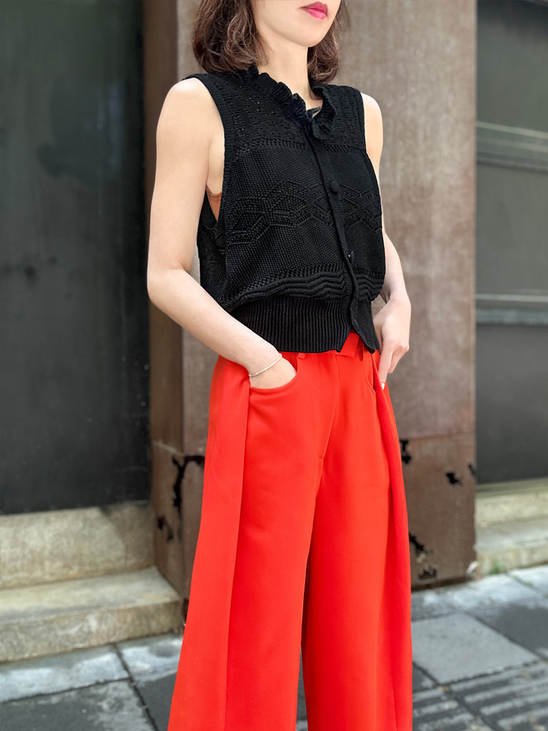 經典黑色荷葉邊領圖案縫紐帶前背心