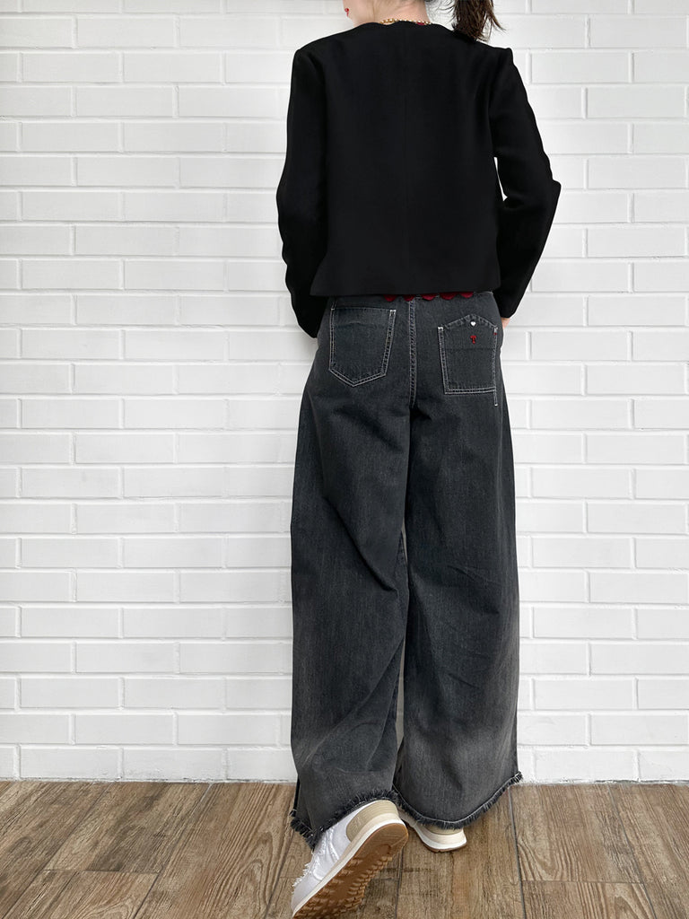 優雅的黑色扇形領開襟夾克