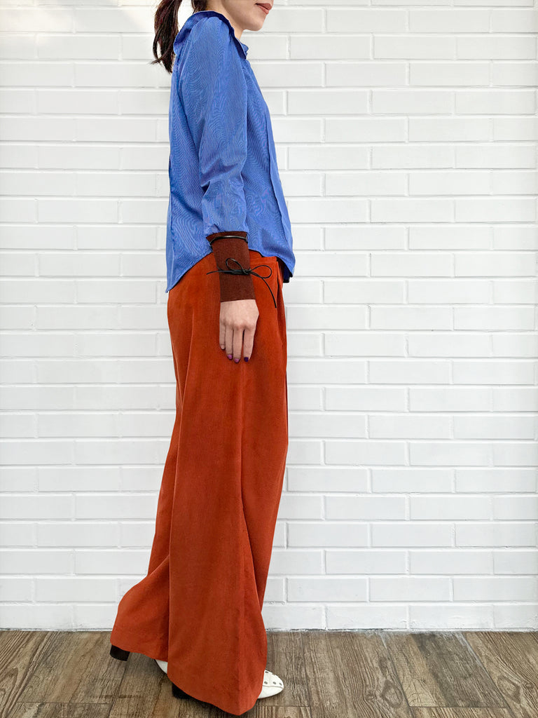 藍色條紋貼片針織領帶袖口荷葉邊襯衫