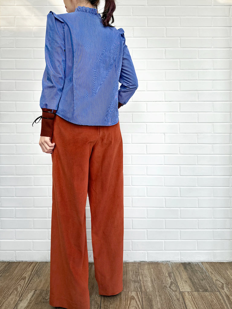 藍色條紋貼片針織領帶袖口荷葉邊襯衫