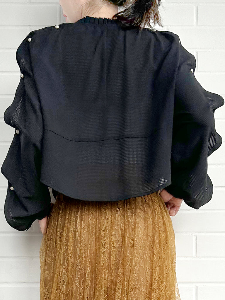 Last Chance! Black Pleated Pearly Buttons Slit Sleeves Cropped Blouse