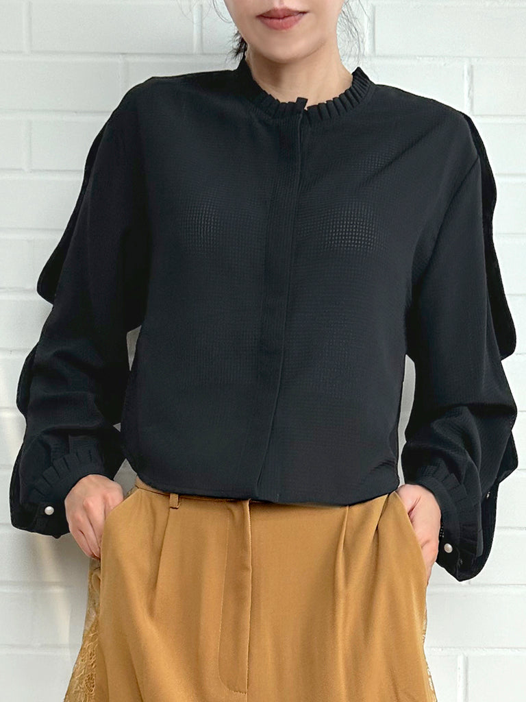 Last Chance! Black Pleated Pearly Buttons Slit Sleeves Cropped Blouse