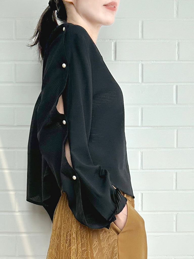 Last Chance! Black Pleated Pearly Buttons Slit Sleeves Cropped Blouse