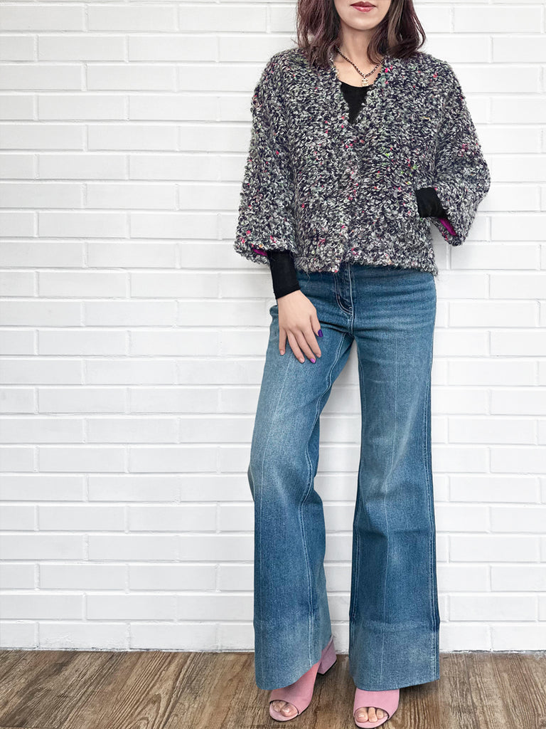 充滿活力的灰色環針織開襟蓬鬆短夾克