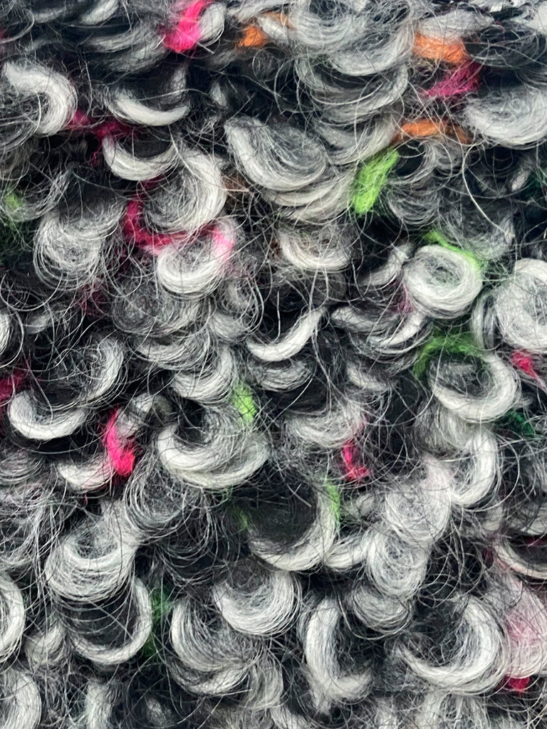 充滿活力的灰色環針織開襟蓬鬆短夾克