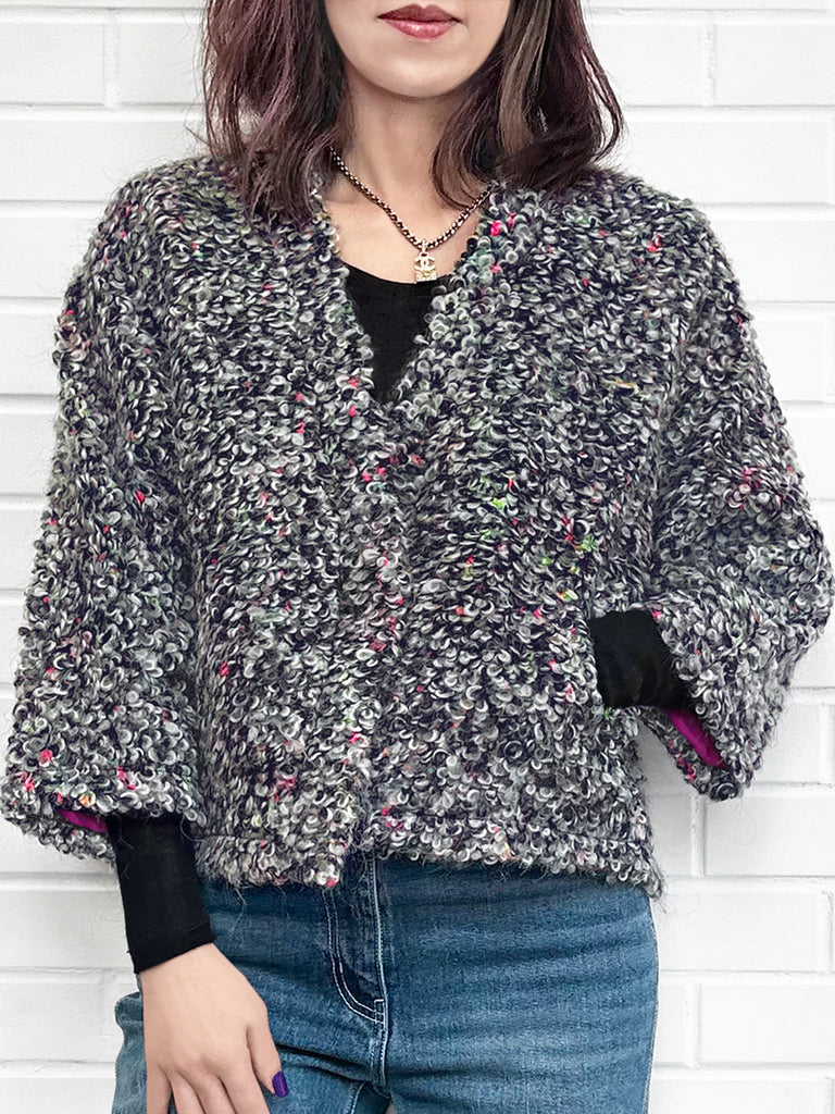 充滿活力的灰色環針織開襟蓬鬆短夾克