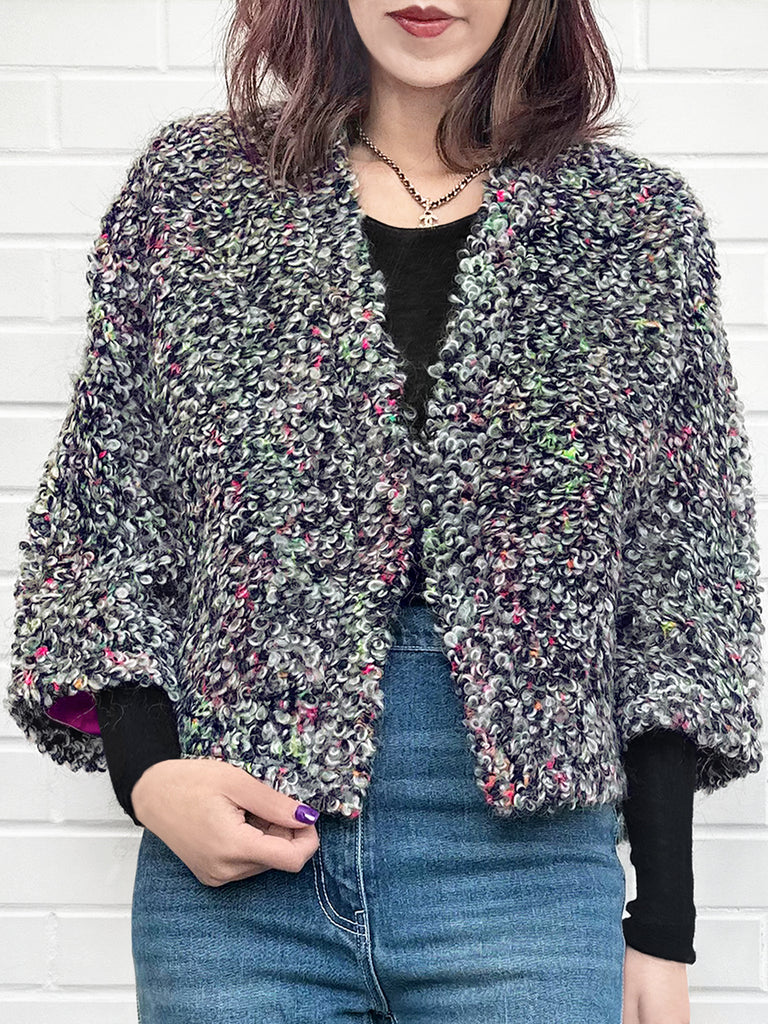 充滿活力的灰色環針織開襟蓬鬆短夾克