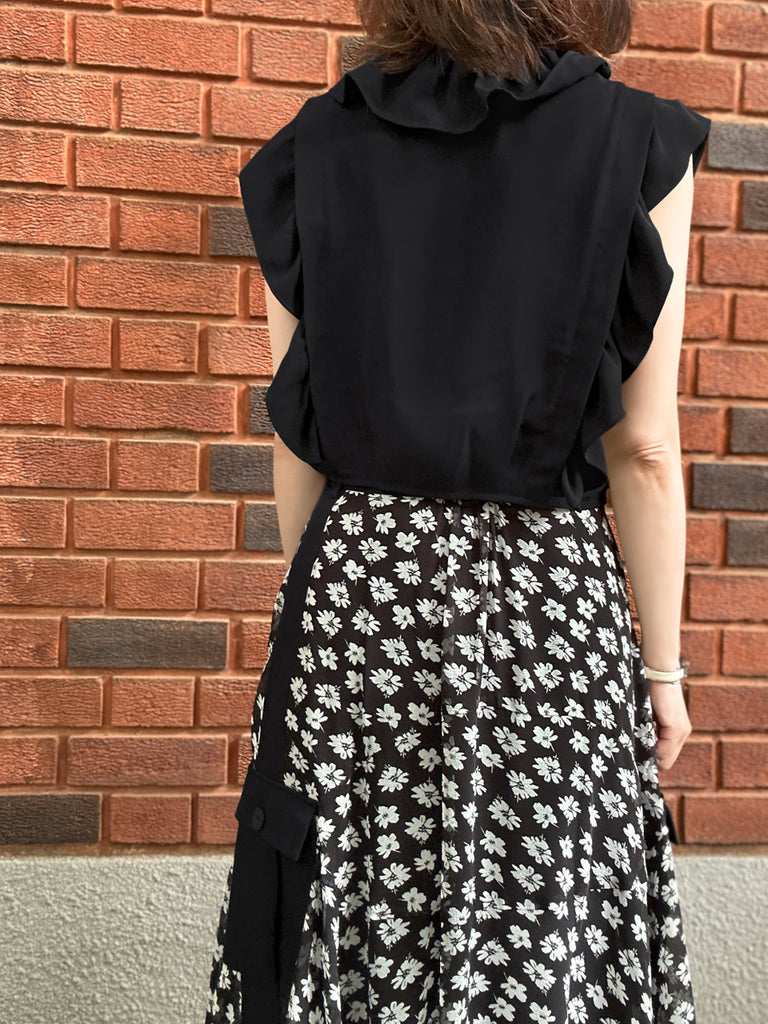 Last Chance! Black Lustrous Double Breasted Ruffles V-neck Crop Top