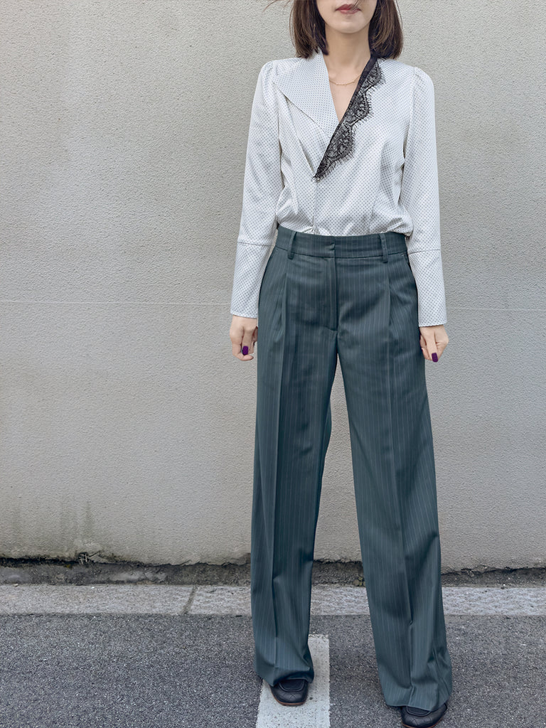 Final Sale! White Pin Dot Eyelash Lace Collar Long Cuff Shirt