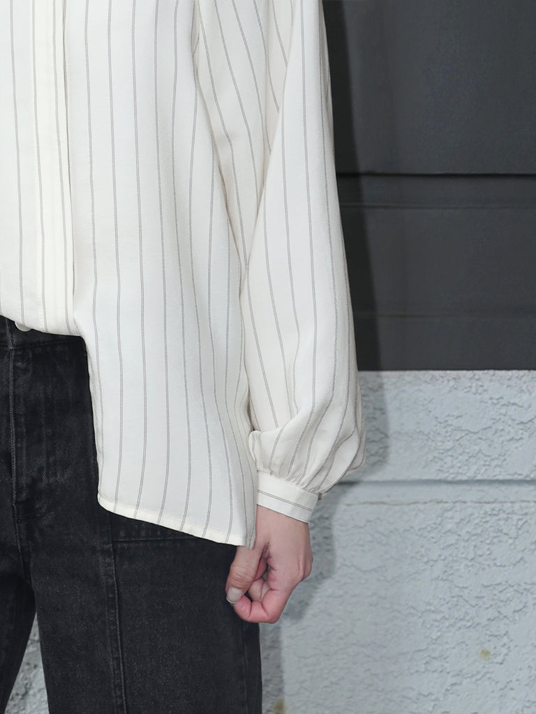 Classic Stripe Ruffle Collar Balloon Raglan Sleeve Silky Blouse