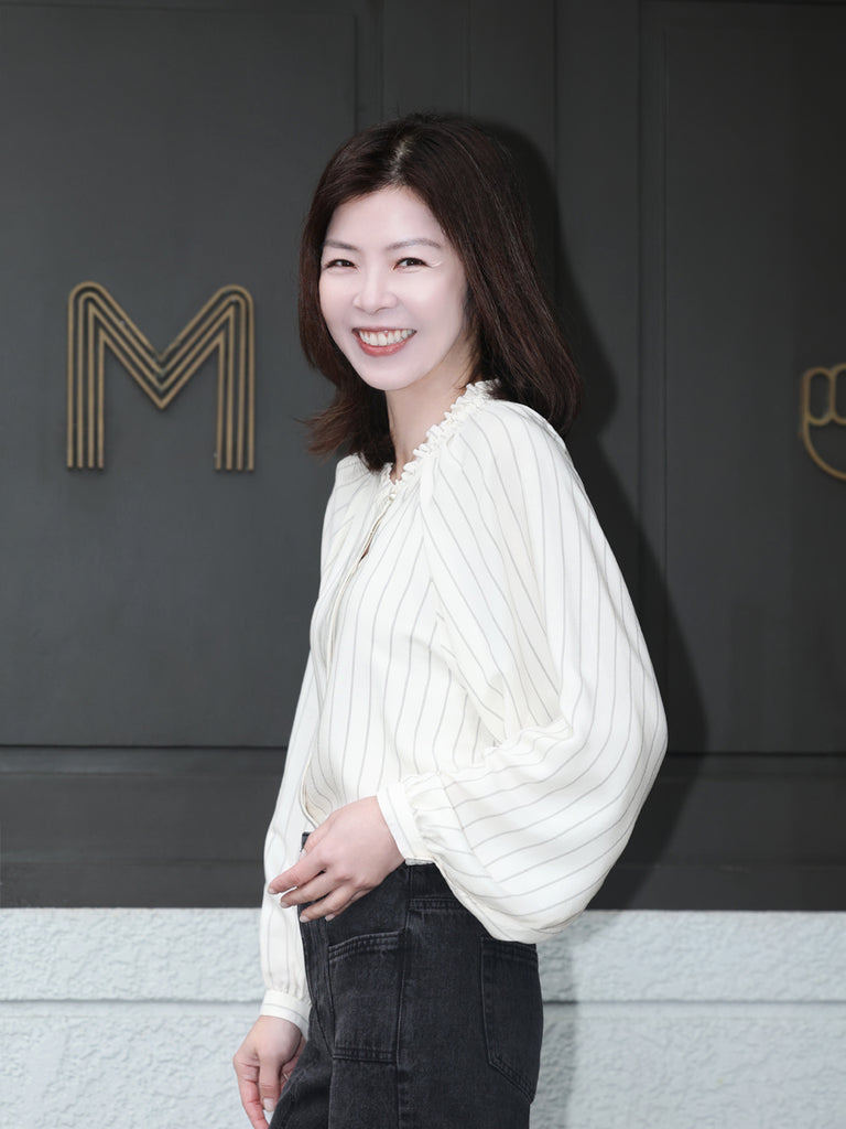 Classic Stripe Ruffle Collar Balloon Raglan Sleeve Silky Blouse