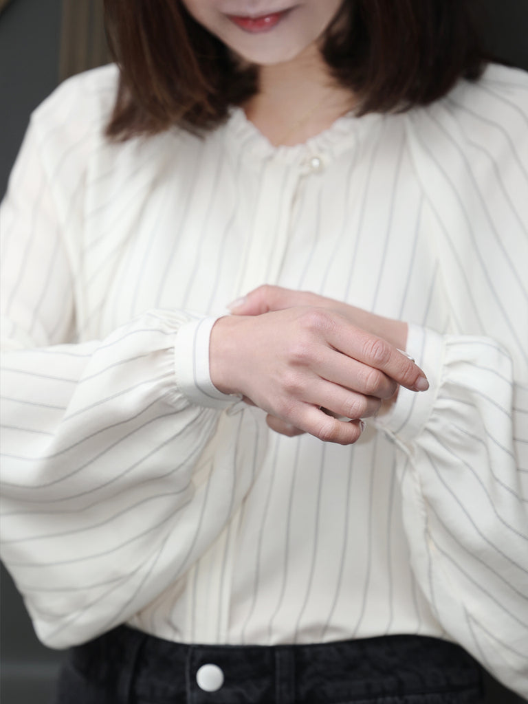 Classic Stripe Ruffle Collar Balloon Raglan Sleeve Silky Blouse